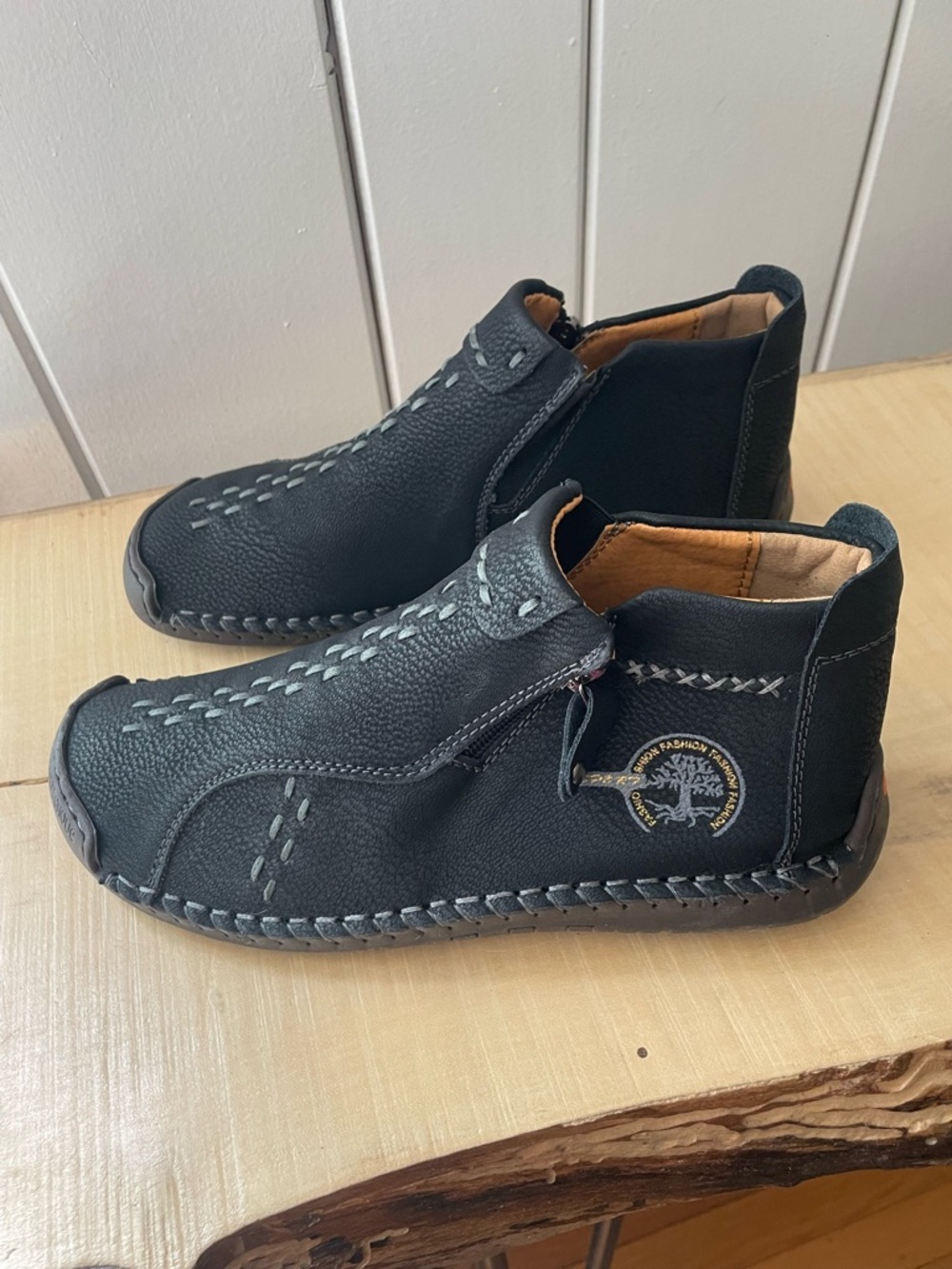 $15 SALE Black Ankle Boots Casual Zipper Rubber Sole Unisex Gender Neutral - Picture 9 of 10